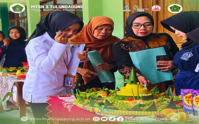 Semarak Milad ke-58 MTsN 3 Tulungagung: Tumpeng Kreatif dan Pentas Seni Meriahkan Kebersamaan